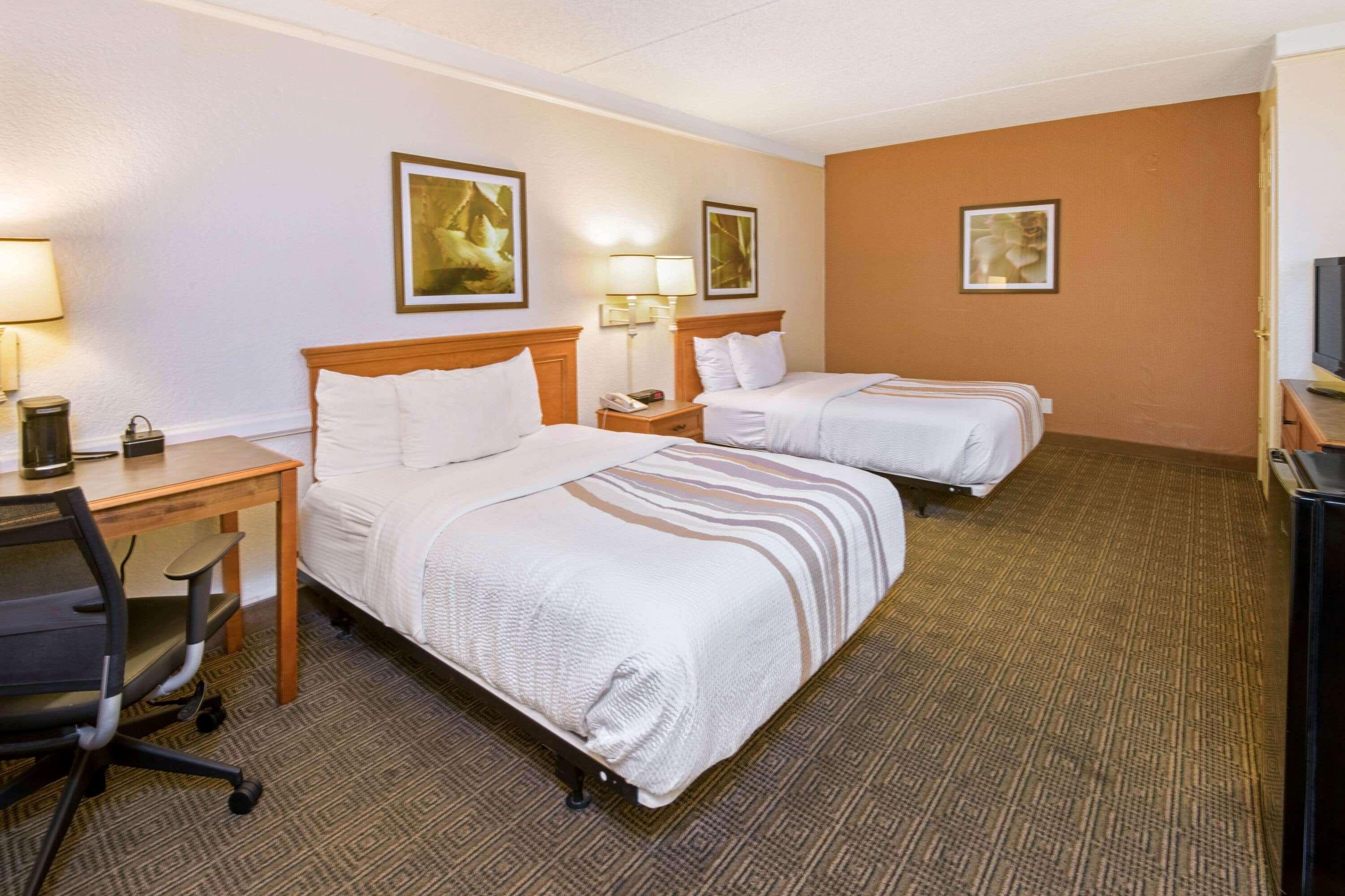 La Quinta Inn By Wyndham San Antonio Market Square Exterior photo