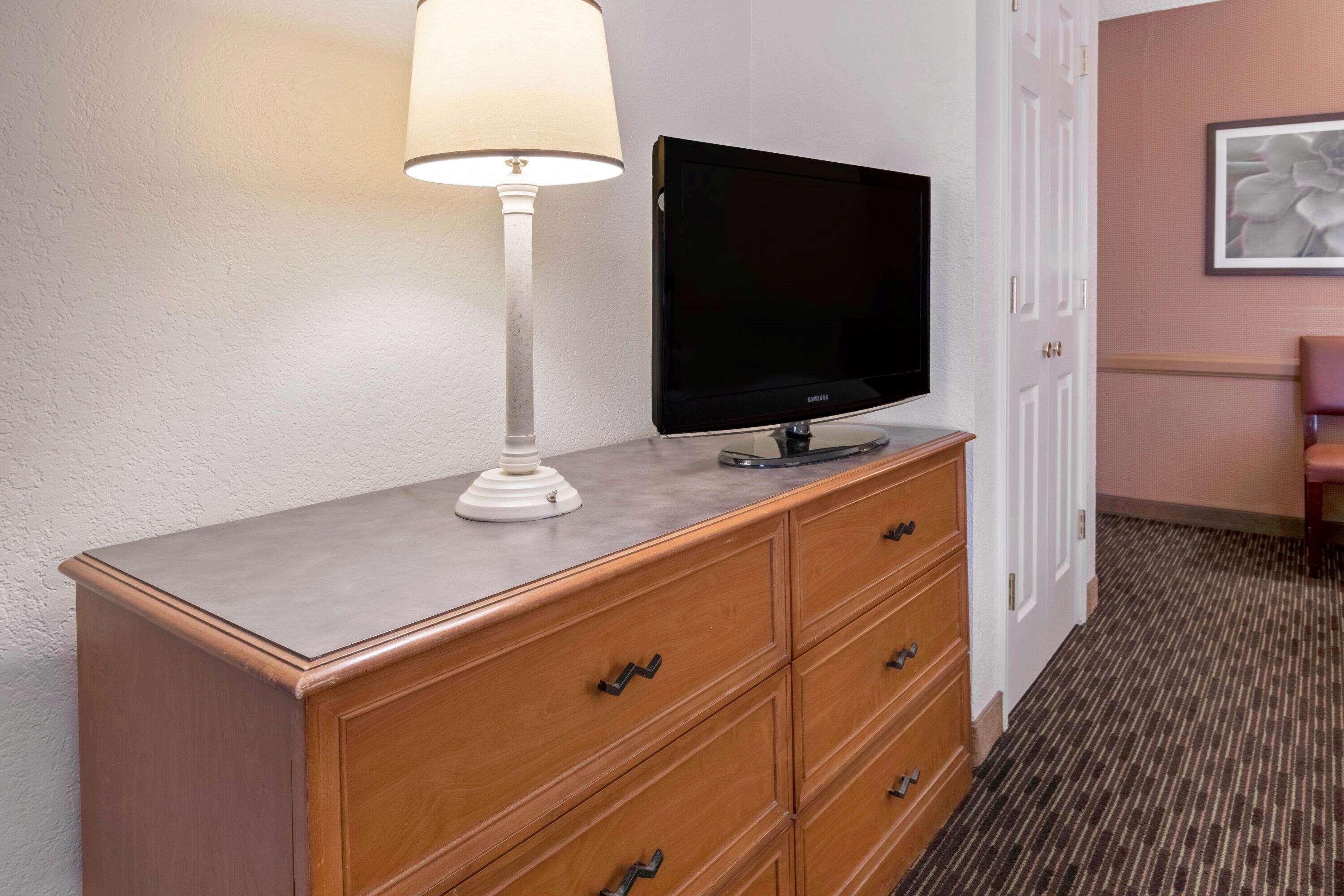 La Quinta Inn By Wyndham San Antonio Market Square Exterior photo