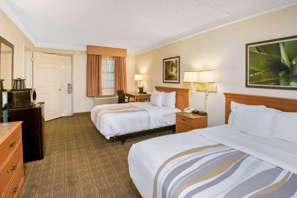 La Quinta Inn By Wyndham San Antonio Market Square Room photo